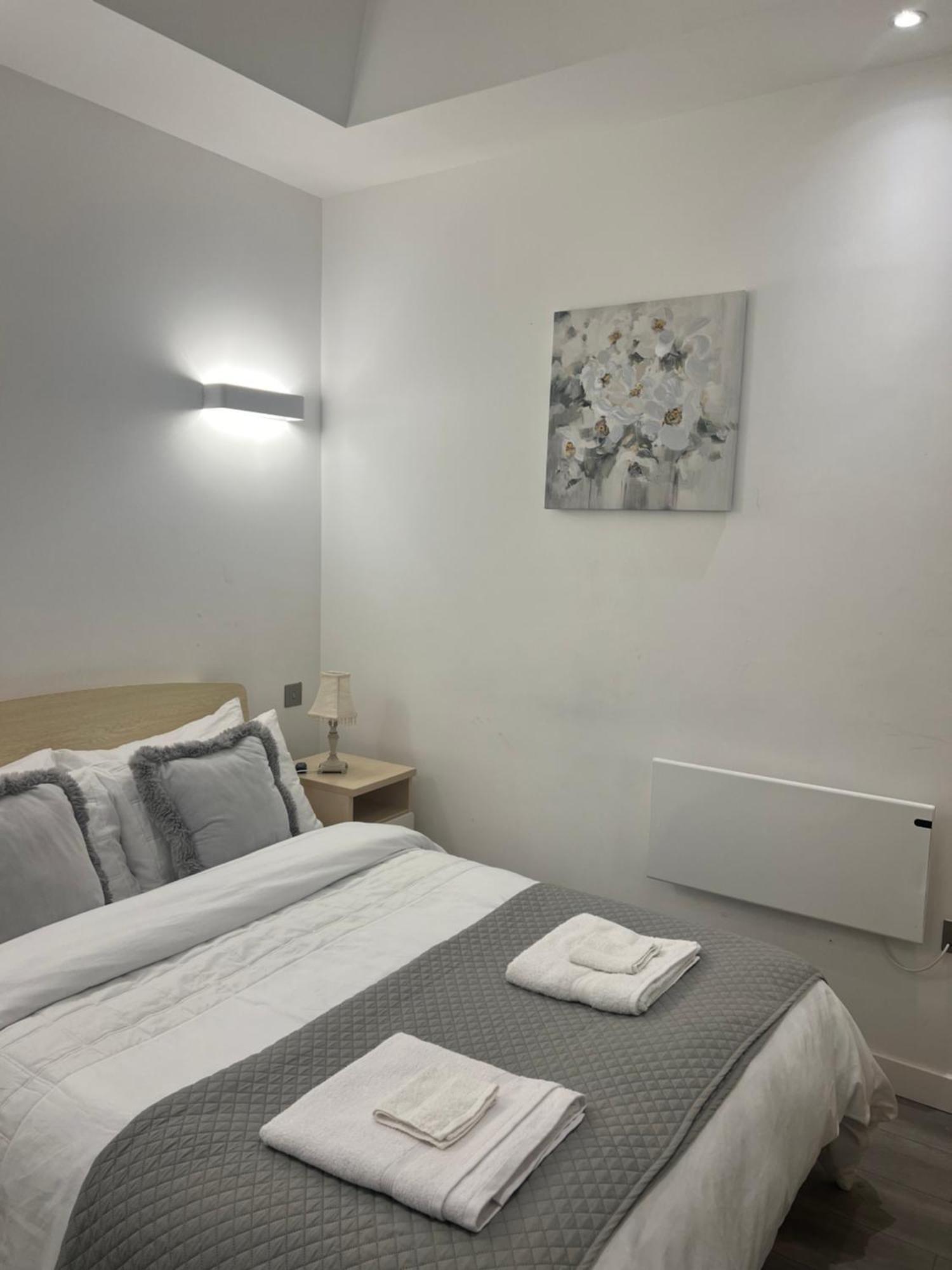 Luxurious Short Stay Flat In Milton Keynes Eksteriør bilde